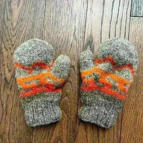 Balta Funwear 100% Wool Aztec Grey and Orange Mittens  Winter Accessory - Picture 3 of 10